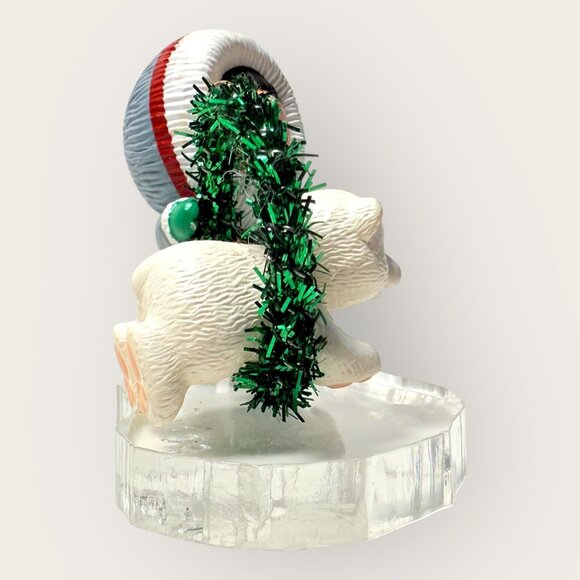 Vintage Hallmark 1994 Frosty Friends Ornament Eskimo Polar Bear - Picture 4 of 6